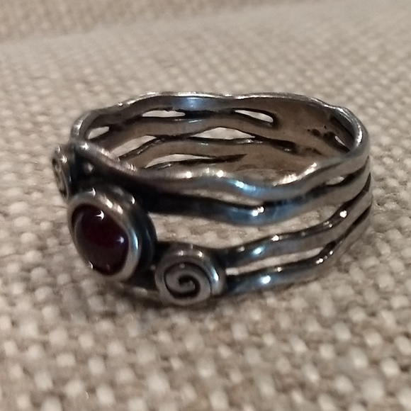 Ring silver blacken with garnet gem - Picture 4 of 8